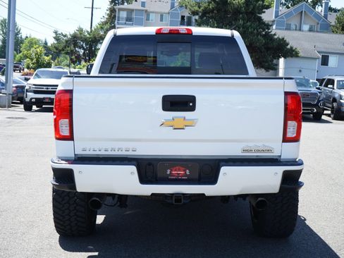 Used 2016 Chevrolet Silverado 1500 High Country w/ High Country Premium Package AWD/4WD image 4