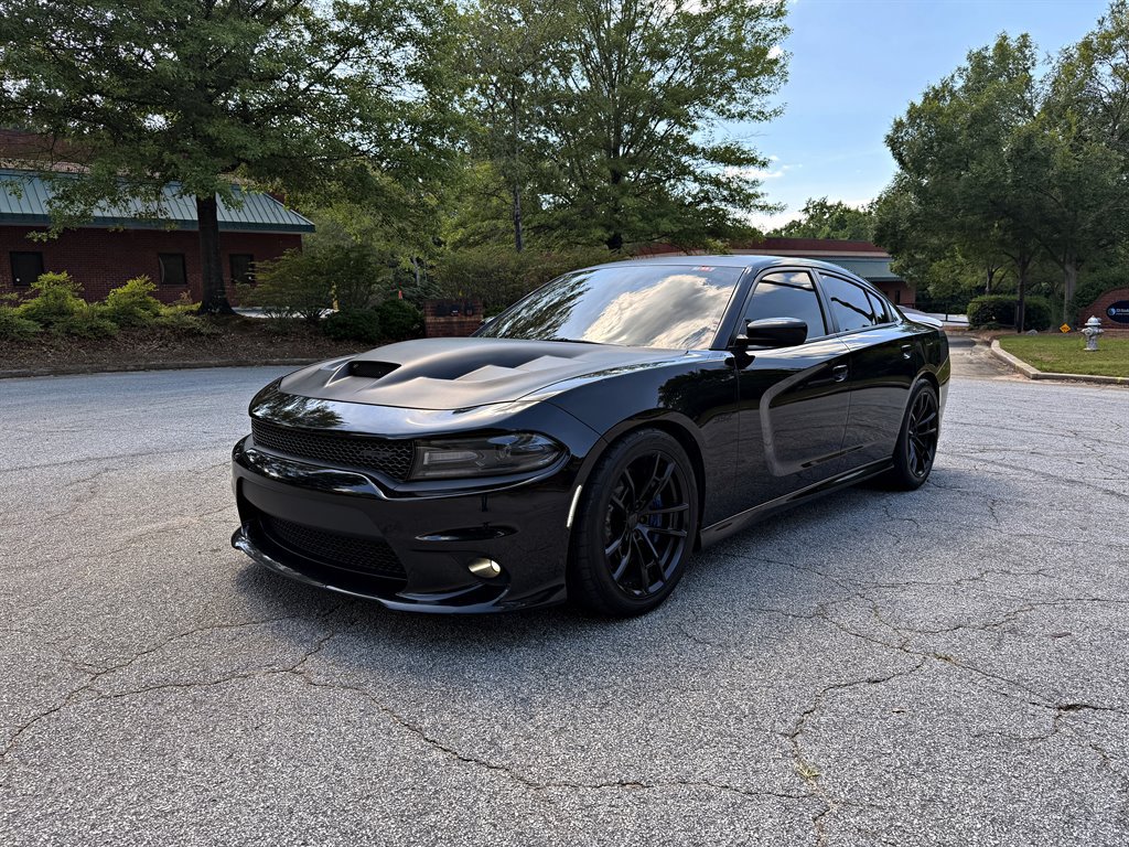 Used 2017 Dodge Charger R/T RWD image 1