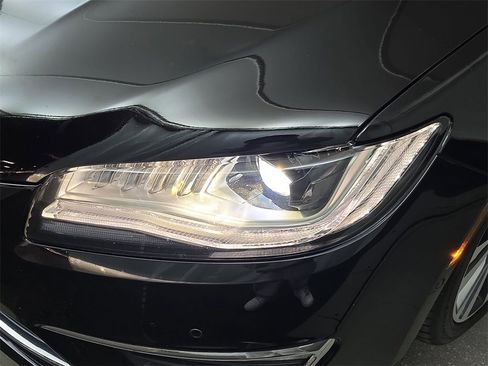 Used 2017 Lincoln MKZ Reserve w/ Technology Package image 30