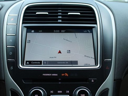 Used 2018 Lincoln MKX Select w/ Select Plus Package FWD image 18