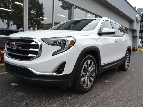 Used 2019 GMC Terrain SLT image 1
