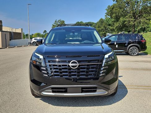 New 2026 Nissan Pathfinder Platinum AWD/4WD image 2