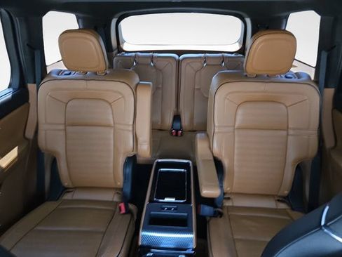 Used 2020 Lincoln Aviator Black Label w/ Dynamic Handling Package AWD/4WD image 38