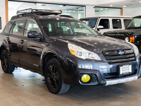 Used 2013 Subaru Outback 2.5i Limited AWD/4WD image 3