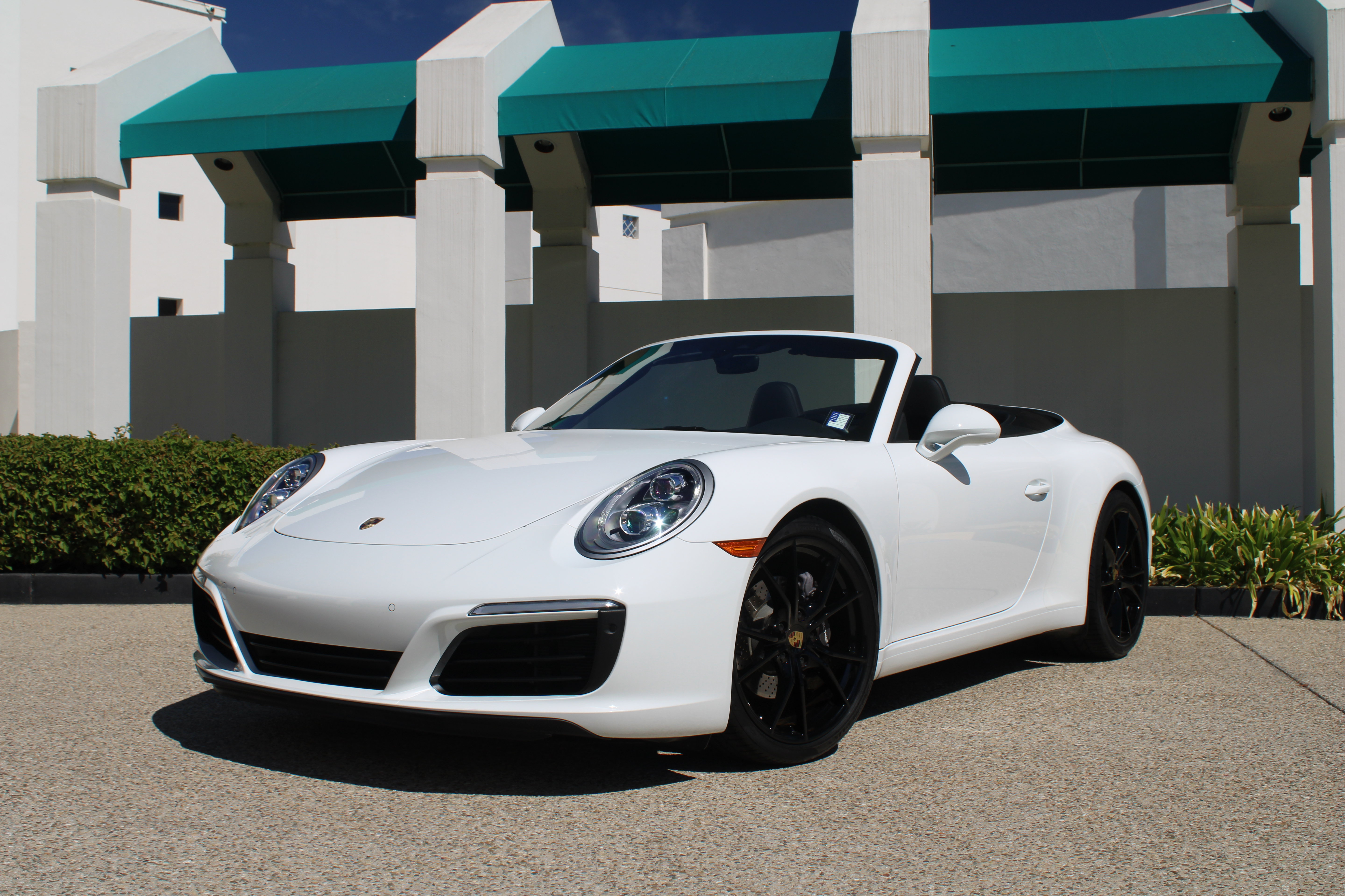 Certified 2018 Porsche 911 Carrera RWD image 1