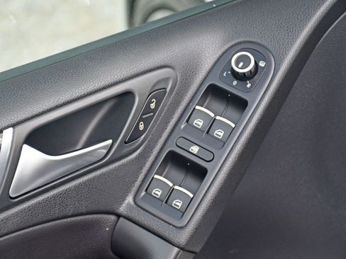 Used 2013 Volkswagen GTI Driver's Edition image 22