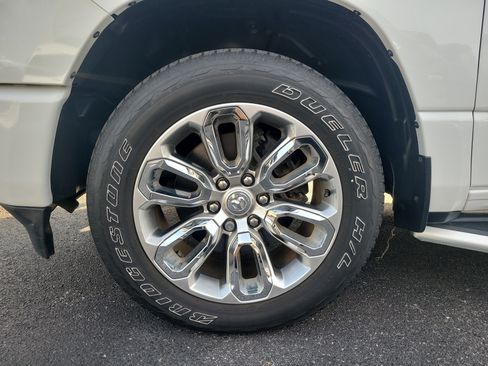 Used 2023 RAM 1500 Laramie AWD/4WD image 10