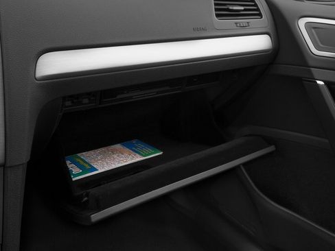 Used 2016 Volkswagen Golf SE image 17