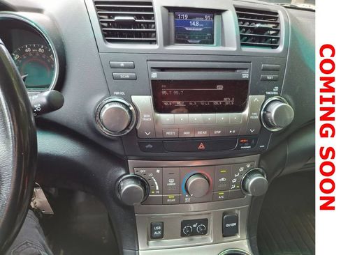 Used 2011 Toyota Highlander SE w/ Tow Pkg AWD/4WD image 11