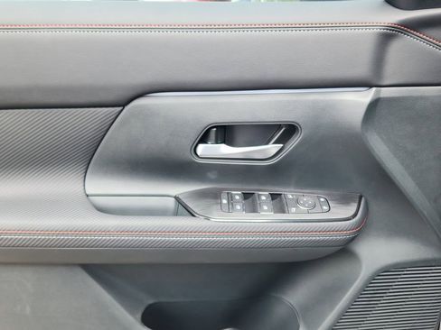New 2025 Nissan Kicks SR image 8