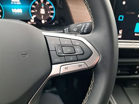 Used 2024 Volkswagen Atlas SE image 30