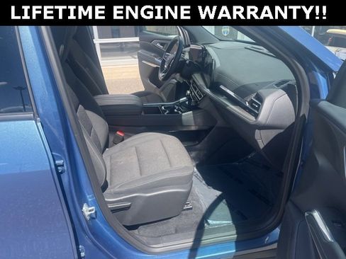 Used 2025 Chevrolet Traverse LT image 18