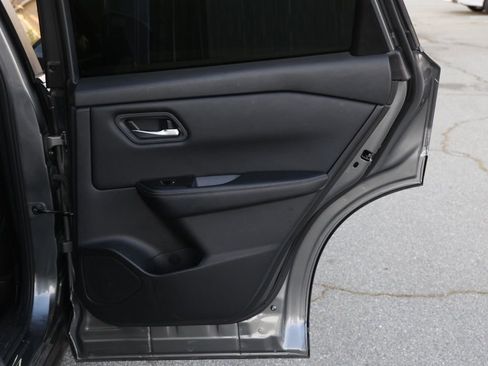 Used 2024 Nissan Rogue SV FWD image 19