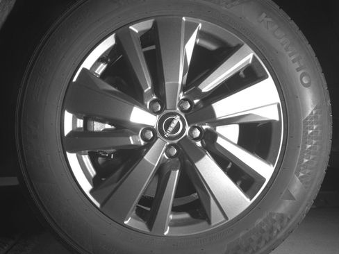 Used 2025 Nissan Pathfinder SV image 12