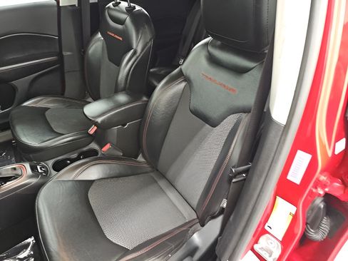 Used 2019 Jeep Compass Trailhawk AWD/4WD image 14