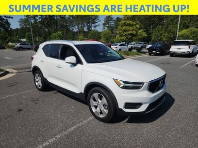 Used 2019 Volvo XC40 T5 Momentum