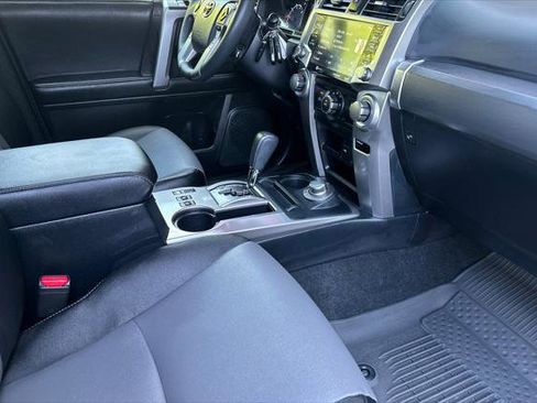 Certified 2022 Toyota 4Runner SR5 Premium AWD/4WD image 17