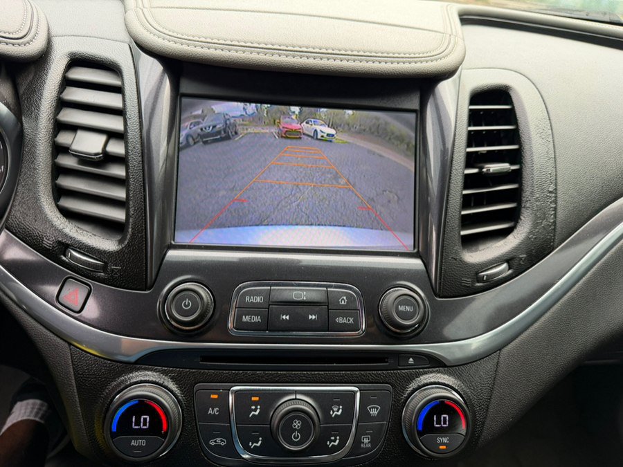 Used 2015 Chevrolet Impala LT Eco w/ Navigation Package w/ Convenience Package FWD image 29