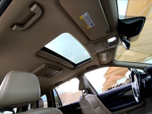 Used 2016 Honda Pilot Touring image 14