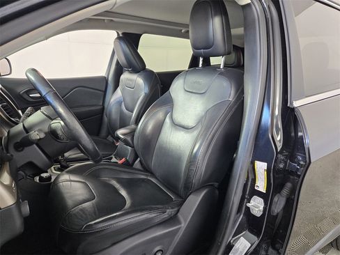 Used 2016 Jeep Cherokee Limited image 6