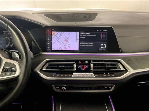 Used 2021 BMW X7 xDrive40i w/ M Sport Package AWD/4WD image 8