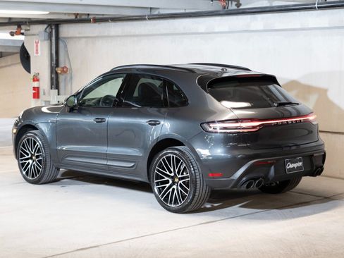 Certified 2026 Porsche Macan AWD/4WD image 3