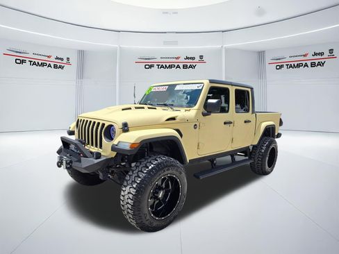 Used 2020 Jeep Gladiator Overland w/ Trailer Tow Package AWD/4WD image 2