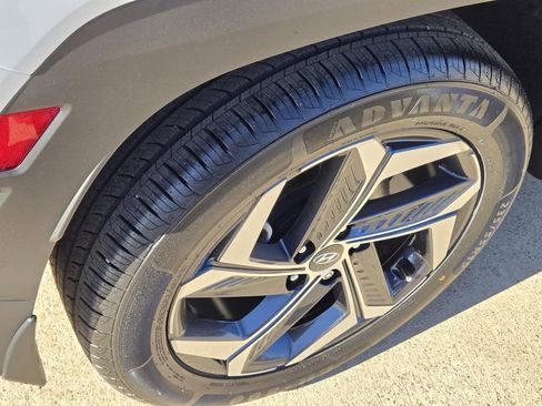 Used 2022 Hyundai Tucson Limited image 9