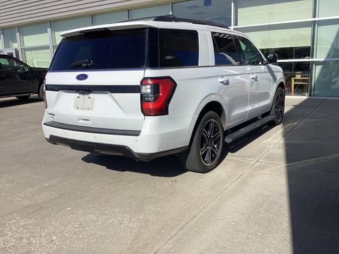 Used 2019 Ford Expedition Limited w/ Equipment Group 303A AWD/4WD image 3