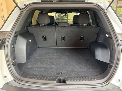 Used 2025 Chevrolet Equinox LT FWD image 28