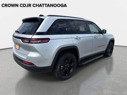 Certified 2023 Jeep Grand Cherokee Altitude AWD/4WD image 5