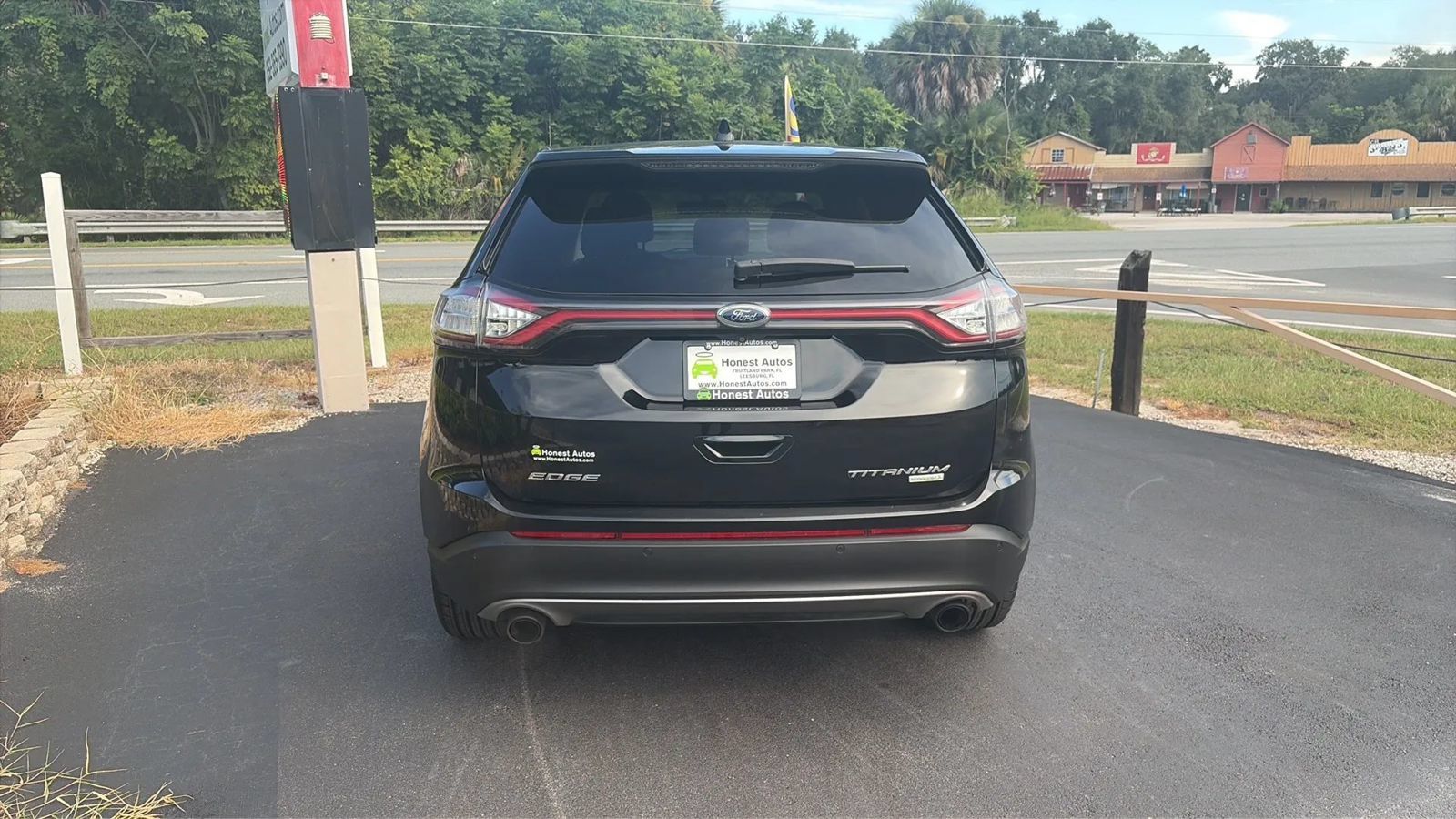 Used 2018 Ford Edge Titanium w/ Equipment Group 301A FWD image 6