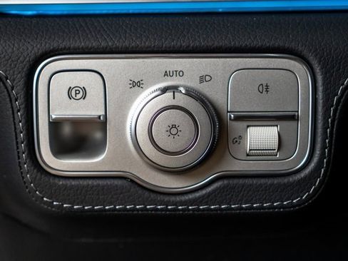 Certified 2025 Mercedes-Benz GLS 450 4MATIC image 17