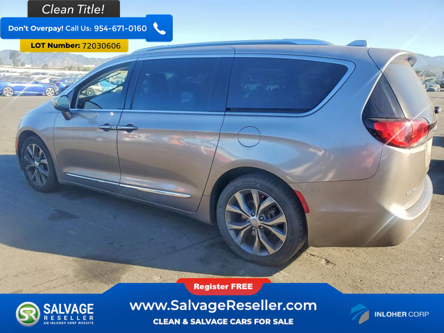 Used 2017 Chrysler Pacifica Limited w/ UConnect Theater Package FWD image 3