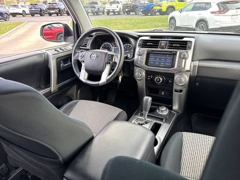 Used 2016 Toyota 4Runner SR5 w/ Four Season Floor Mat Package AWD/4WD image 25