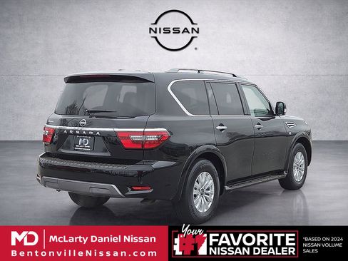Used 2021 Nissan Armada SV image 5