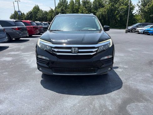 Used 2018 Honda Pilot Touring image 2