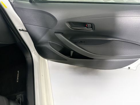 Used 2024 Toyota Corolla LE image 30