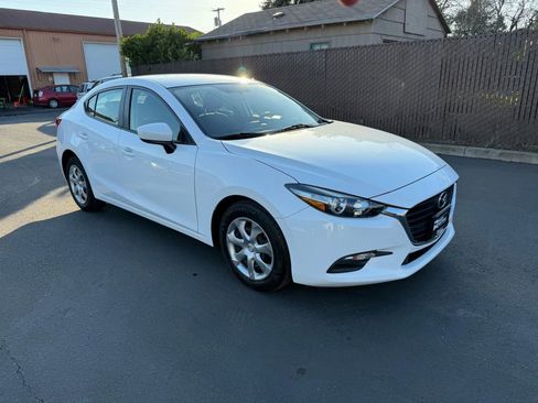 Used 2017 MAZDA MAZDA3 Sport image 3