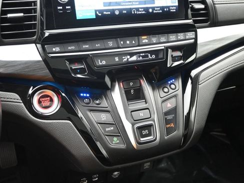 Used 2025 Honda Odyssey Elite image 14