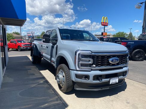Used 2026 Ford F450 Platinum w/ FX4 Off-Road Package AWD/4WD image 4