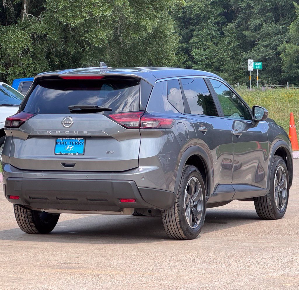 Used 2024 Nissan Rogue SV FWD image 13