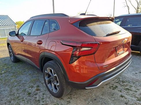 Used 2024 Chevrolet Trax LT w/ Driver Confidence Package image 4