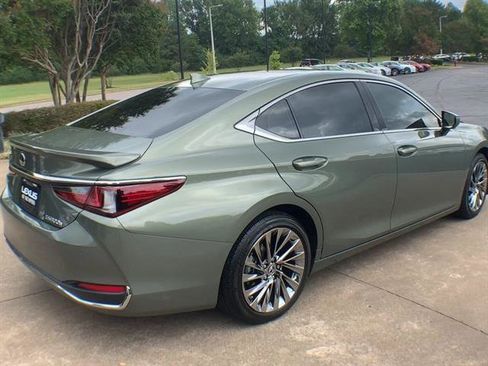 Certified 2024 Lexus ES 300h Ultra Luxury image 8