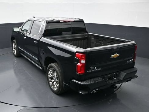 Used 2025 Chevrolet Silverado 1500 High Country AWD/4WD image 38