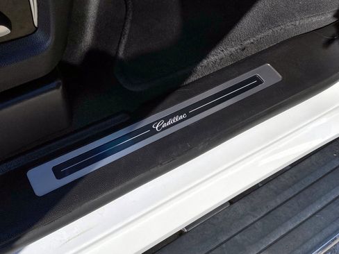 Used 2017 Cadillac Escalade Premium Luxury image 21