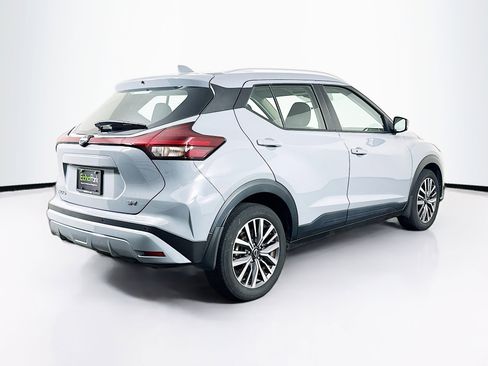 Used 2024 Nissan Kicks SV FWD image 9