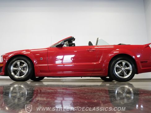 Used 2005 Ford Mustang GT image 9
