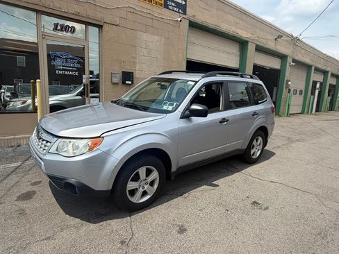 Used 2012 Subaru Forester 2.5X w/ Alloy Wheel Pkg AWD/4WD image 4