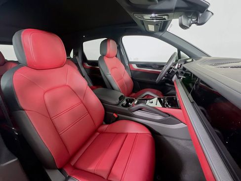 New 2026 Porsche Cayenne image 30